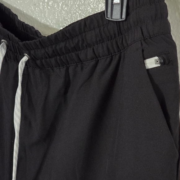 Vuori Weekend Jogger Women's XL Black Athletic Athleisure Elastic Waist - Picture 3 of 7